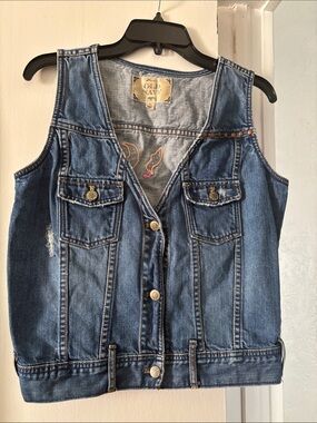 Old Navy Blue Denim Sleeveless Vest with Stud Details kids XL Vintage
